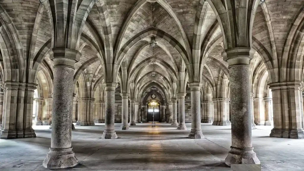 Types of columns in construction in vaulted arches are depicted by these stone columns.